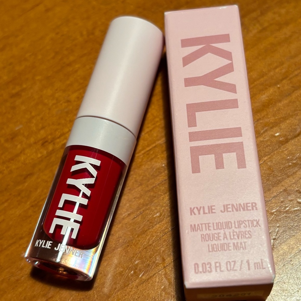 Kylie Jenner Matte Liquid Lipstick Mary Jo K